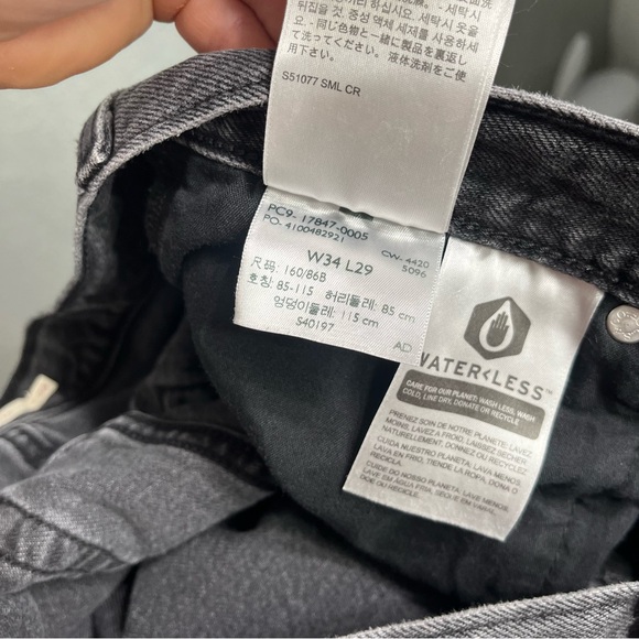 Levi's High Loose Taper Jeans Women’s Size 34 Lose Control Black - Picture 8 of 16